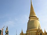
Just after entering the Wat Phra Kaeo we saw the golden Phra Siratana Chedi, a 19th-century Sri Lankan-style stupa supposedly housing ashes of the Buddha.
